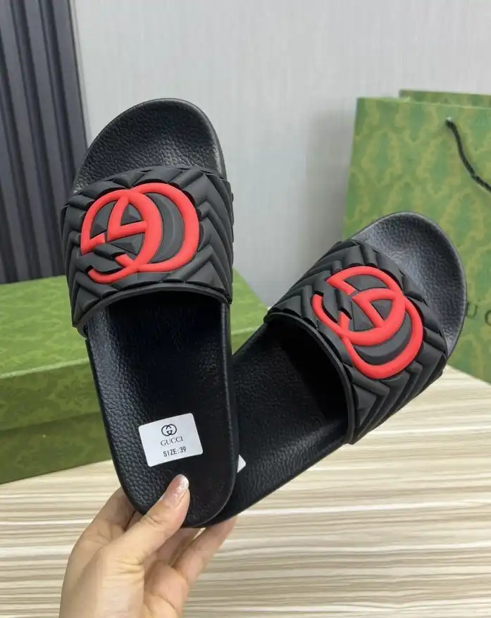 hype Gucci Slippers