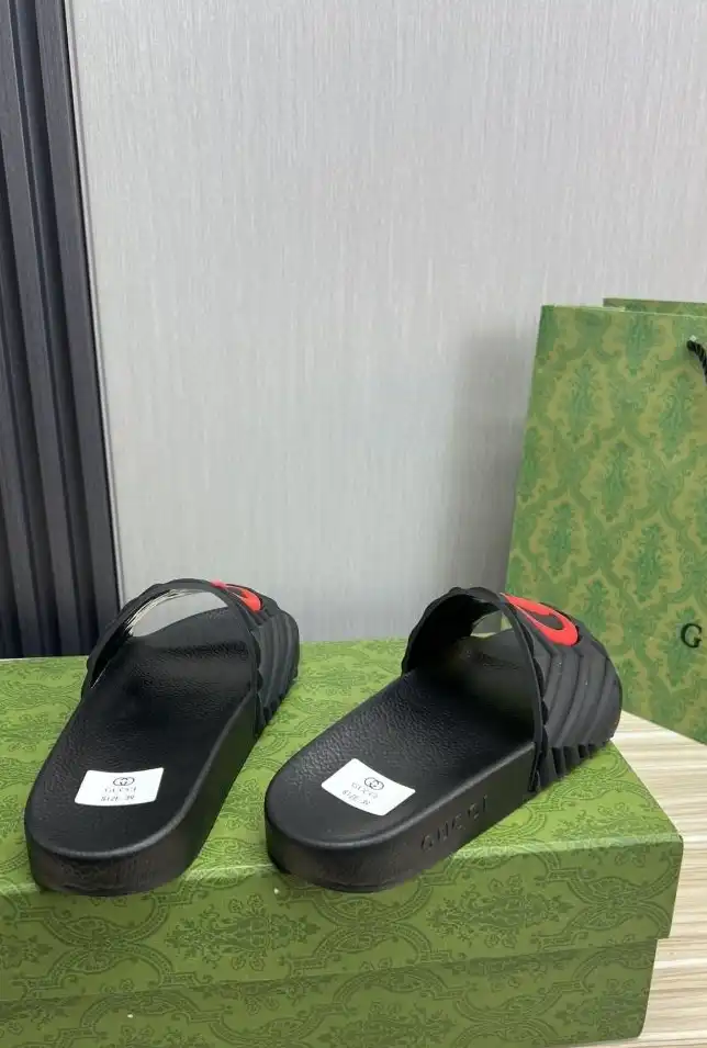 hype Gucci Slippers