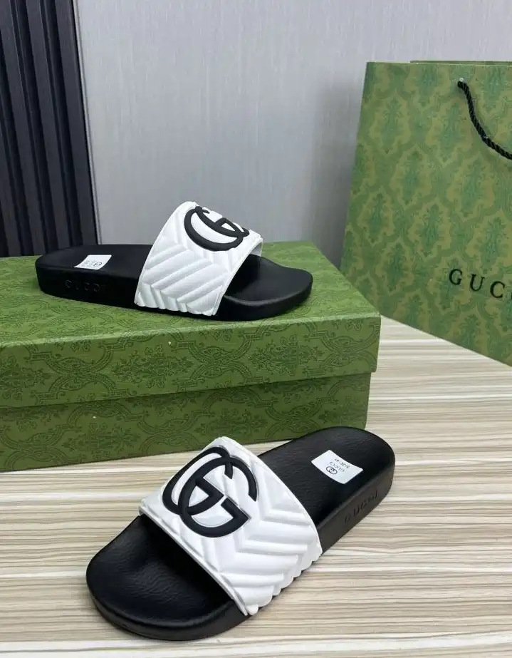 hype Gucci Slippers