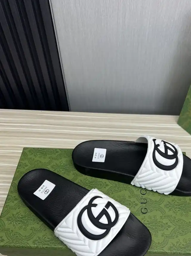 hype Gucci Slippers