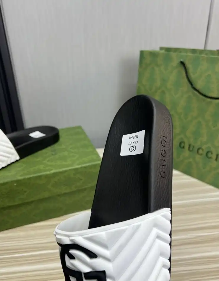 hype Gucci Slippers