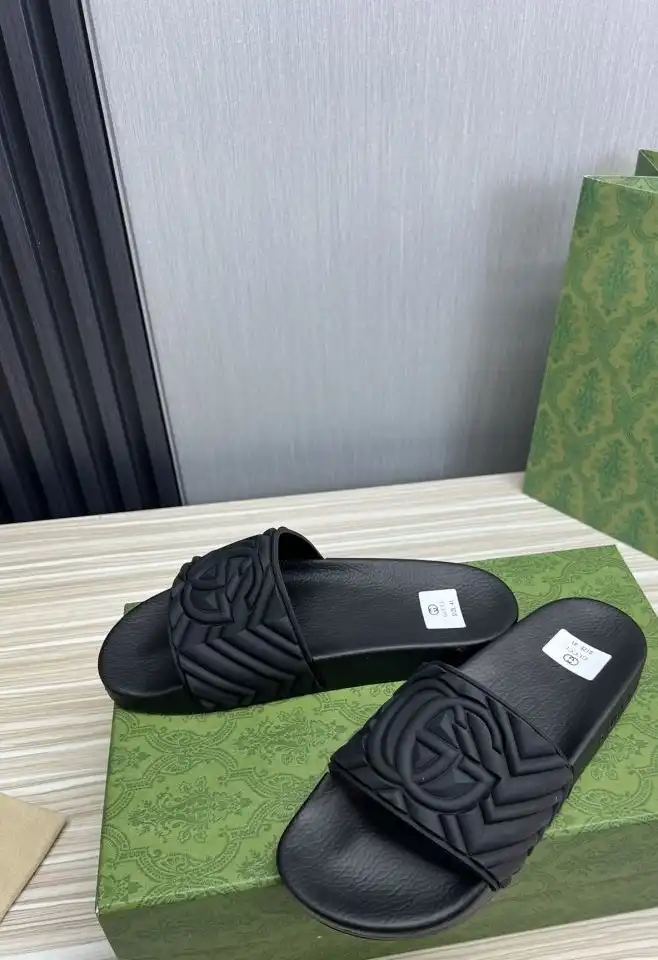 hype Gucci Slippers