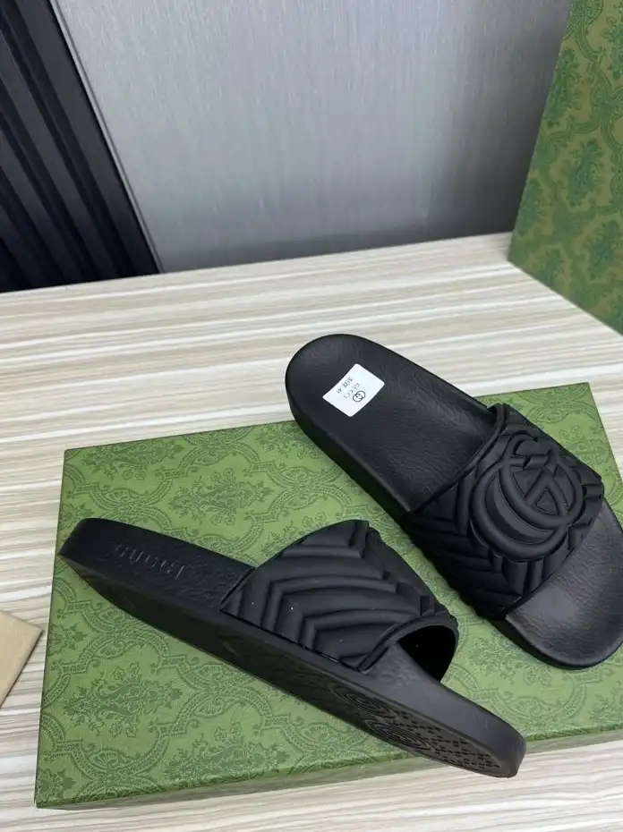 hype Gucci Slippers