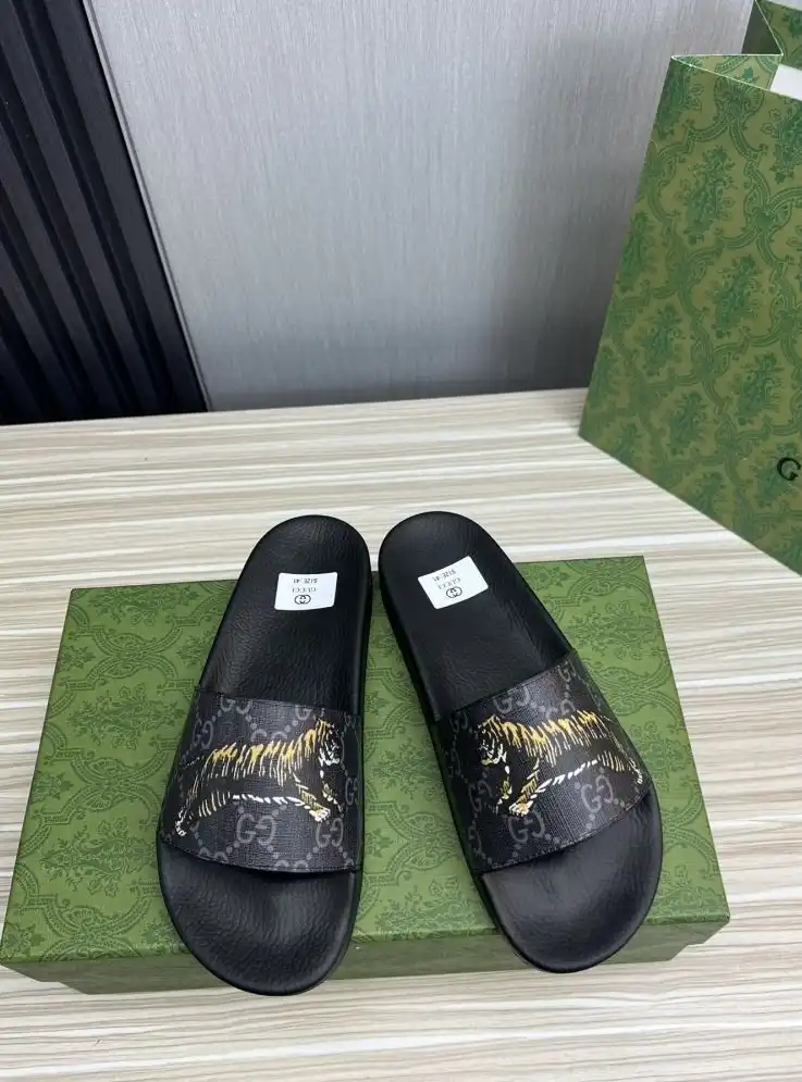 hype Gucci Slippers