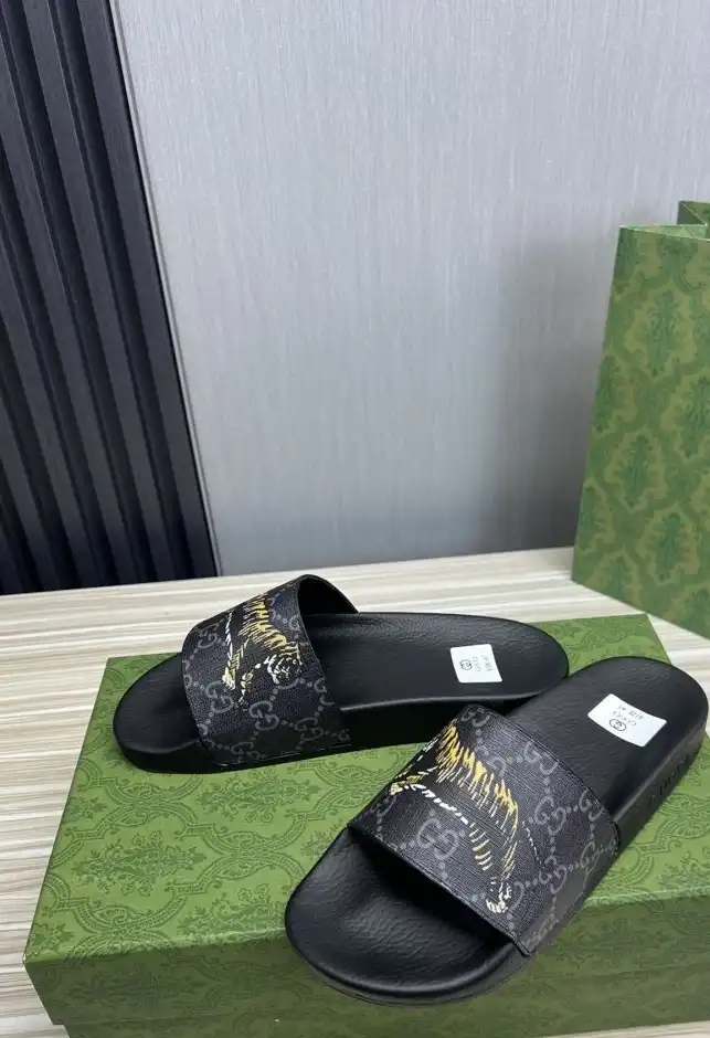 hype Gucci Slippers