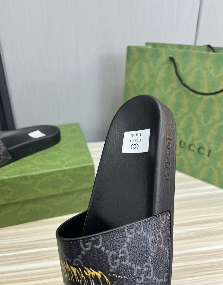 hype Gucci Slippers