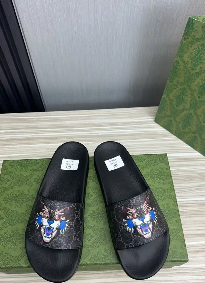 hype Gucci Slippers