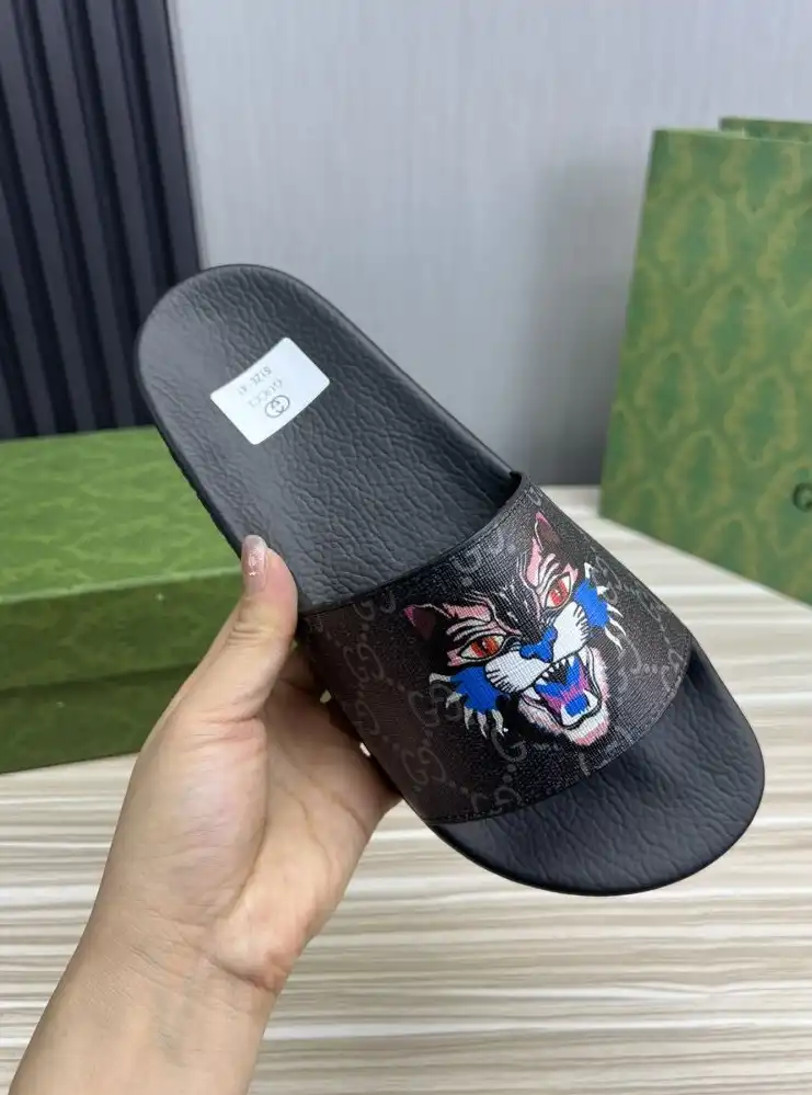 hype Gucci Slippers