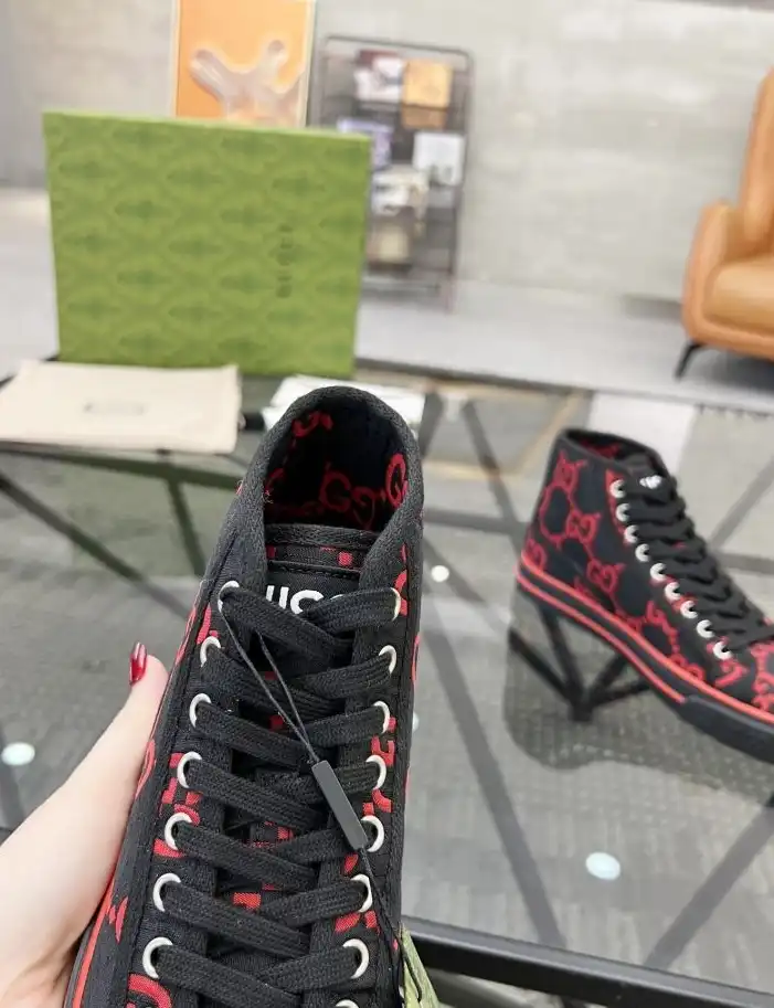 hype Gucci Sneakers