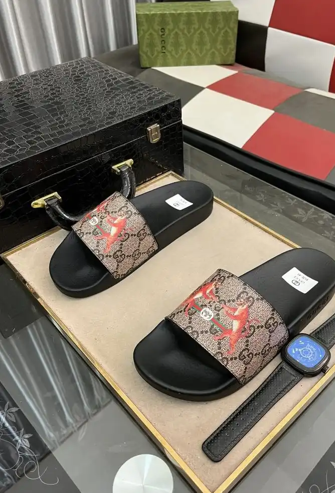 hype Gucci Slippers