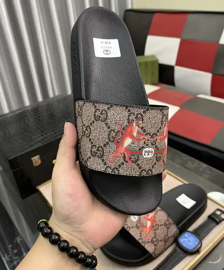 hype Gucci Slippers