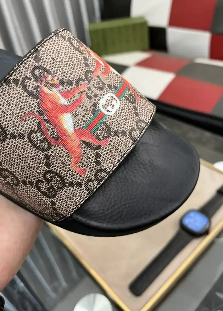 hype Gucci Slippers