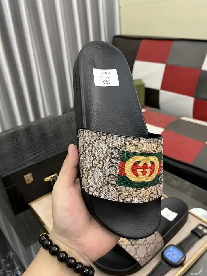 hype Gucci Slippers