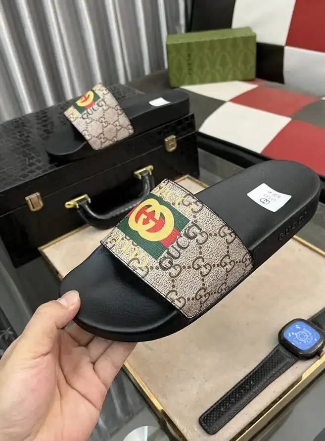 hype Gucci Slippers