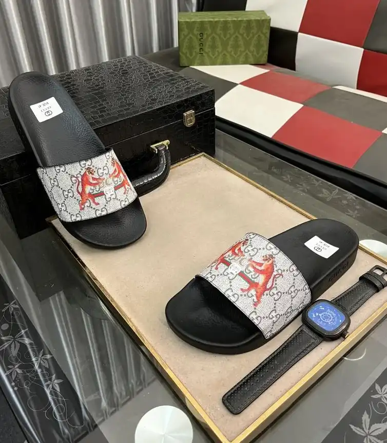 hype Gucci Slippers