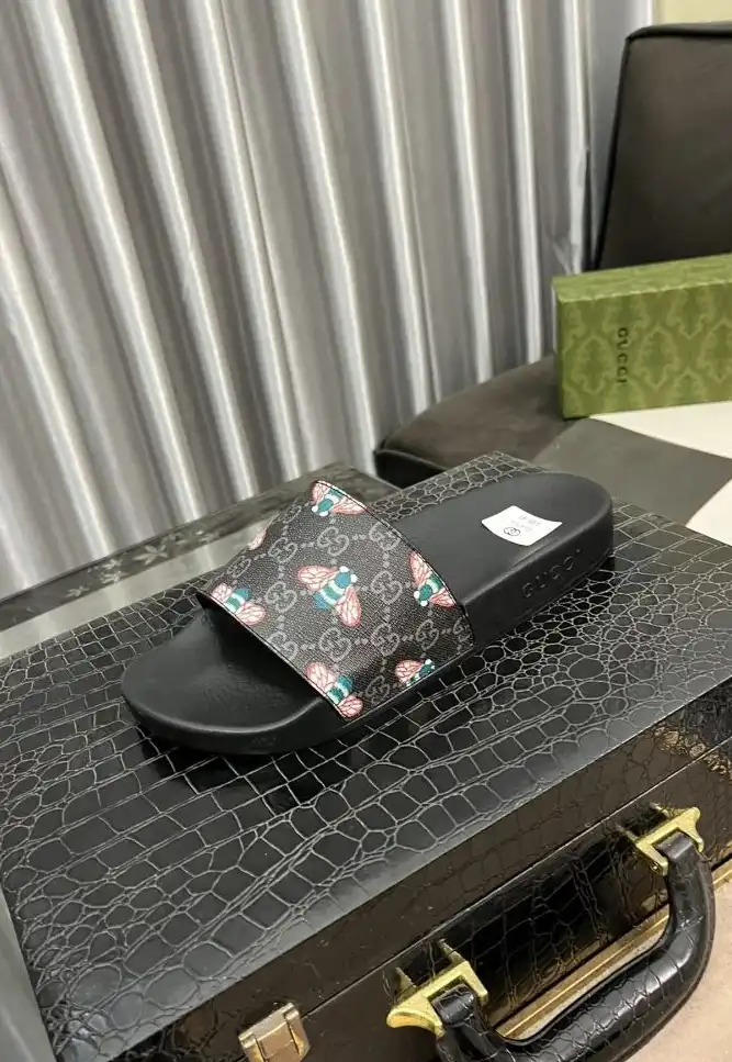 hype Gucci Slippers