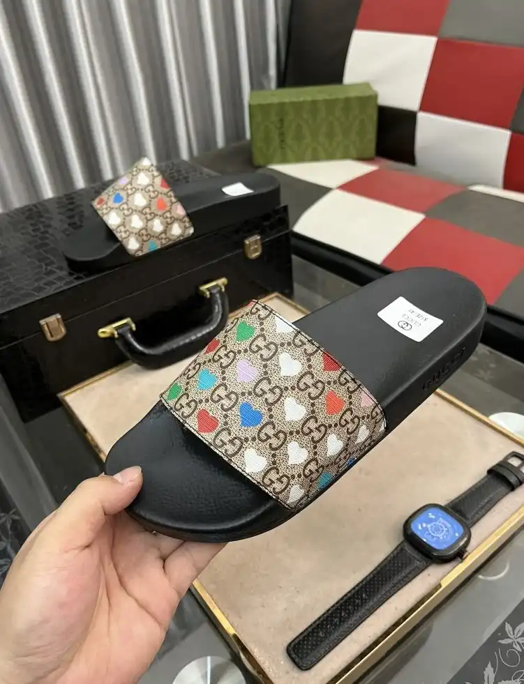 hype Gucci Slippers