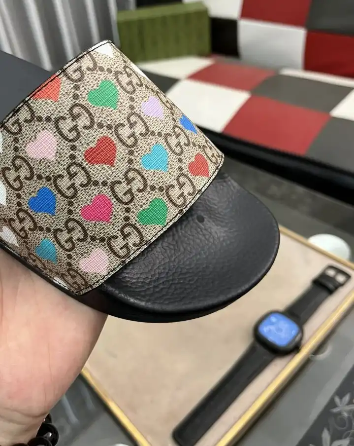 hype Gucci Slippers