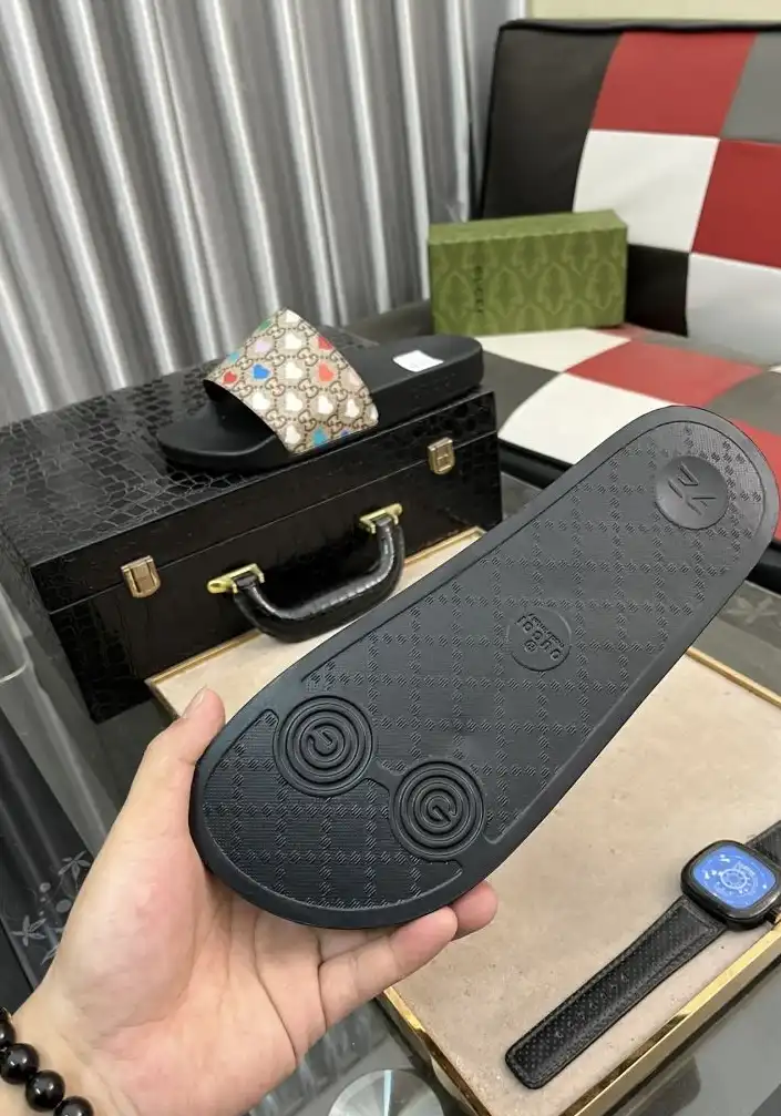 hype Gucci Slippers