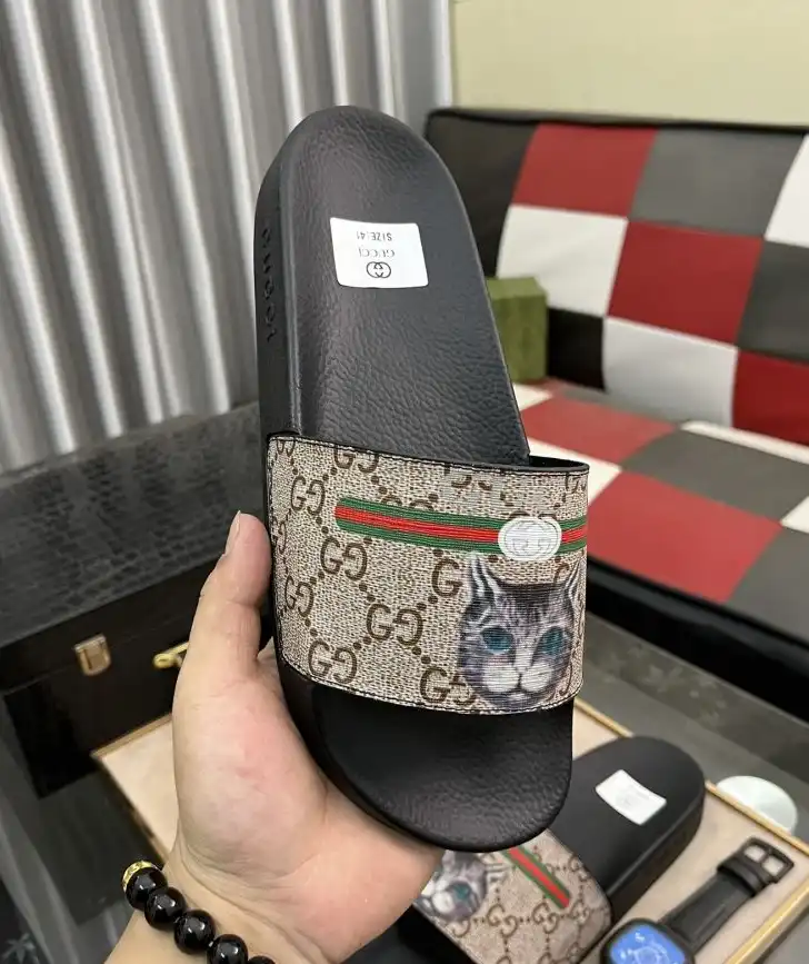 hype Gucci Slippers