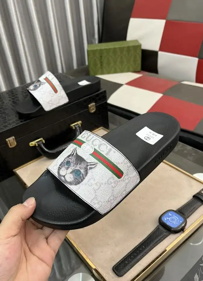 hype Gucci Slippers