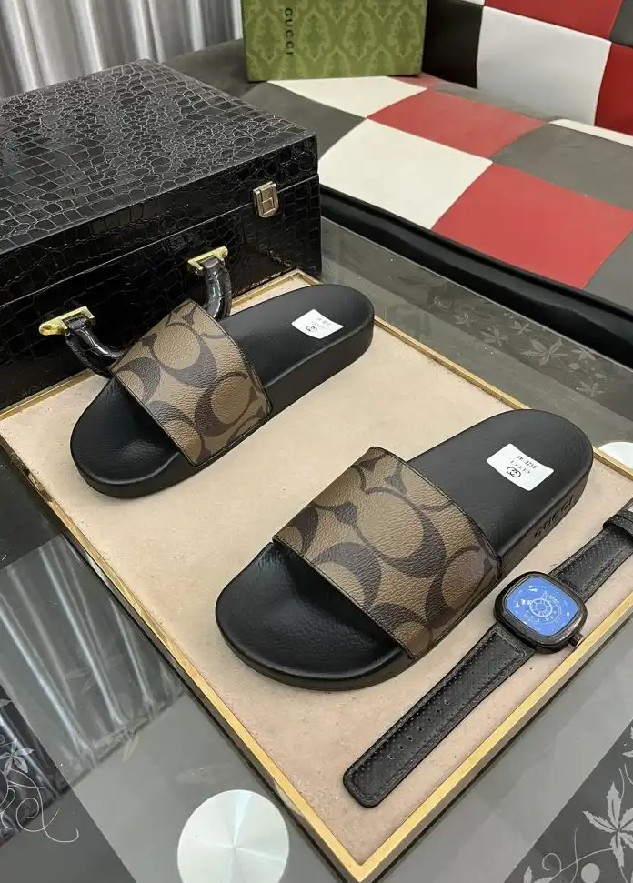 hype Gucci Slippers