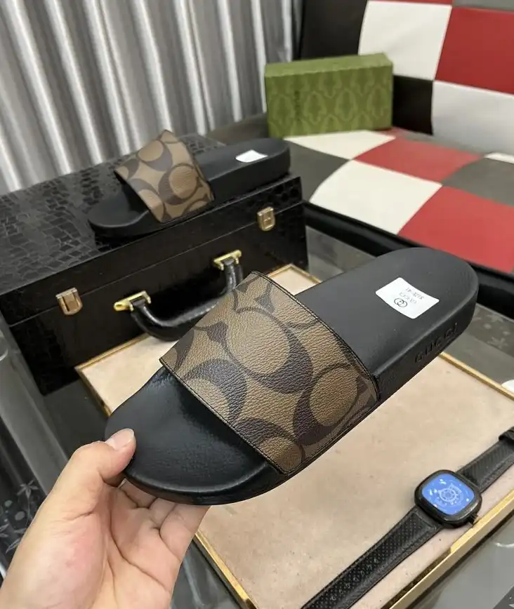 hype Gucci Slippers