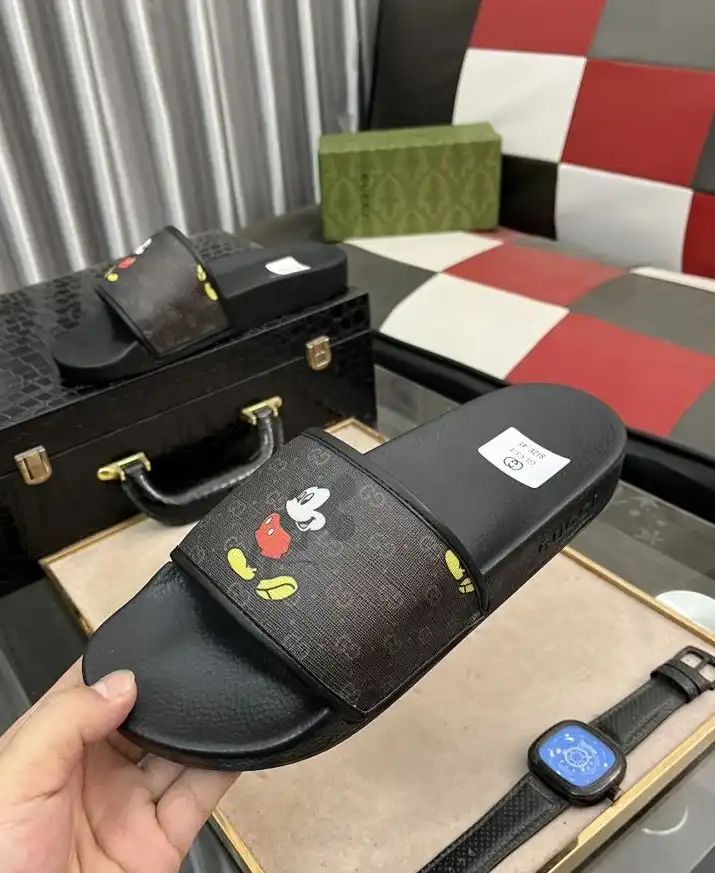 hype Gucci Slippers