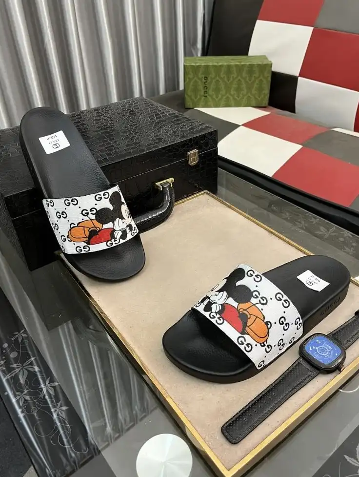 hype Gucci Slippers