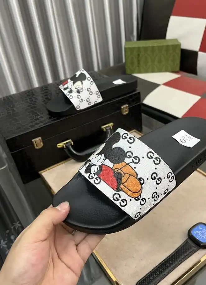 hype Gucci Slippers