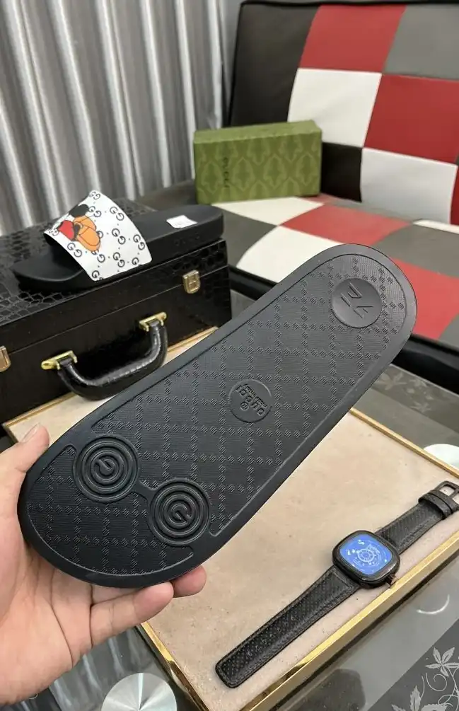 hype Gucci Slippers