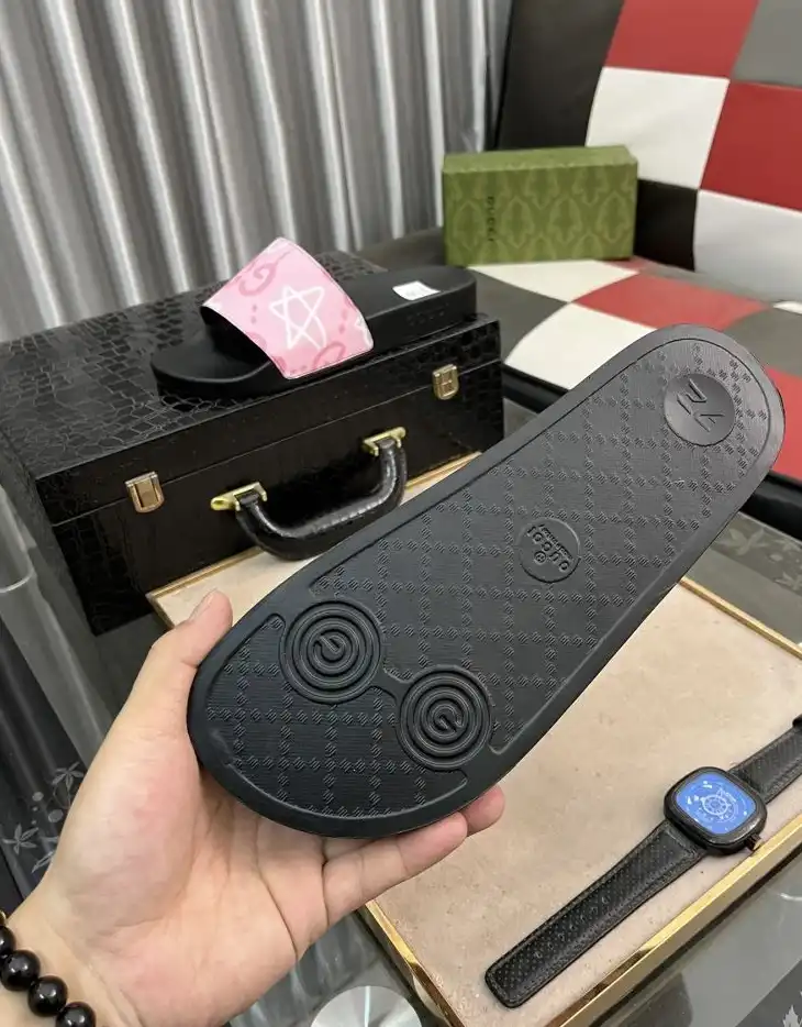 hype Gucci Slippers