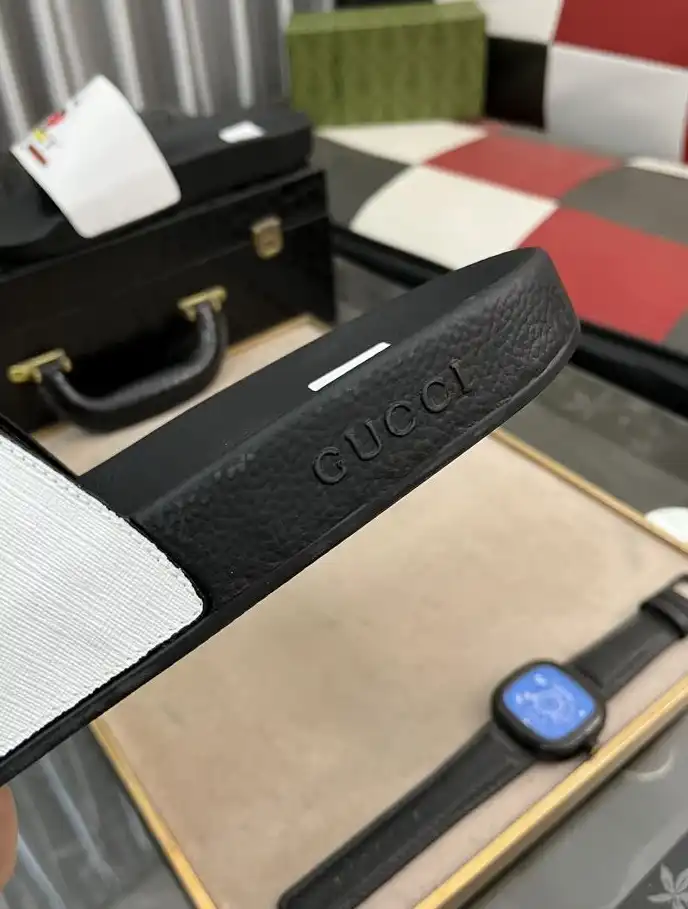 hype Gucci Slippers