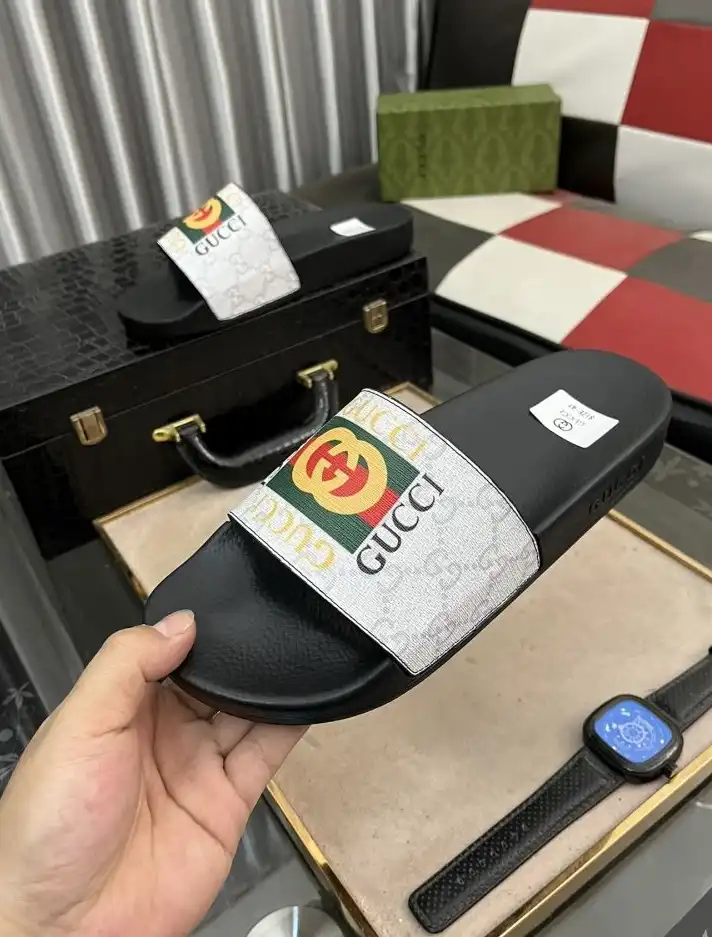 hype Gucci Slippers