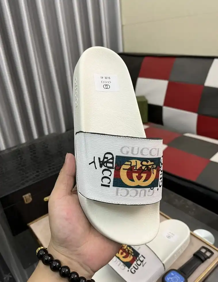 hype Gucci Slippers