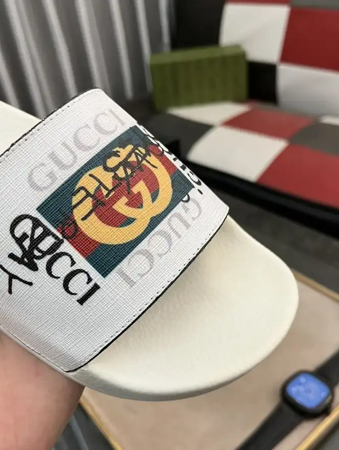 hype Gucci Slippers