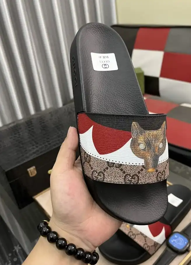 hype Gucci Slippers