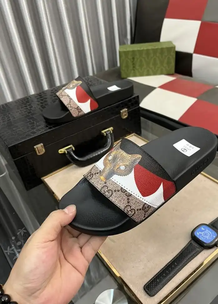 hype Gucci Slippers