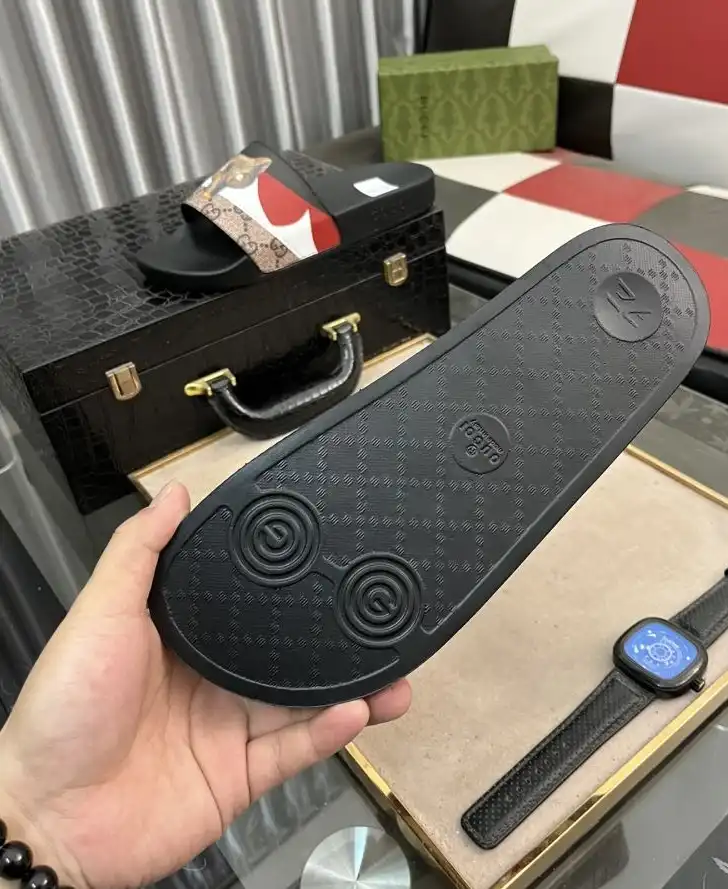 hype Gucci Slippers