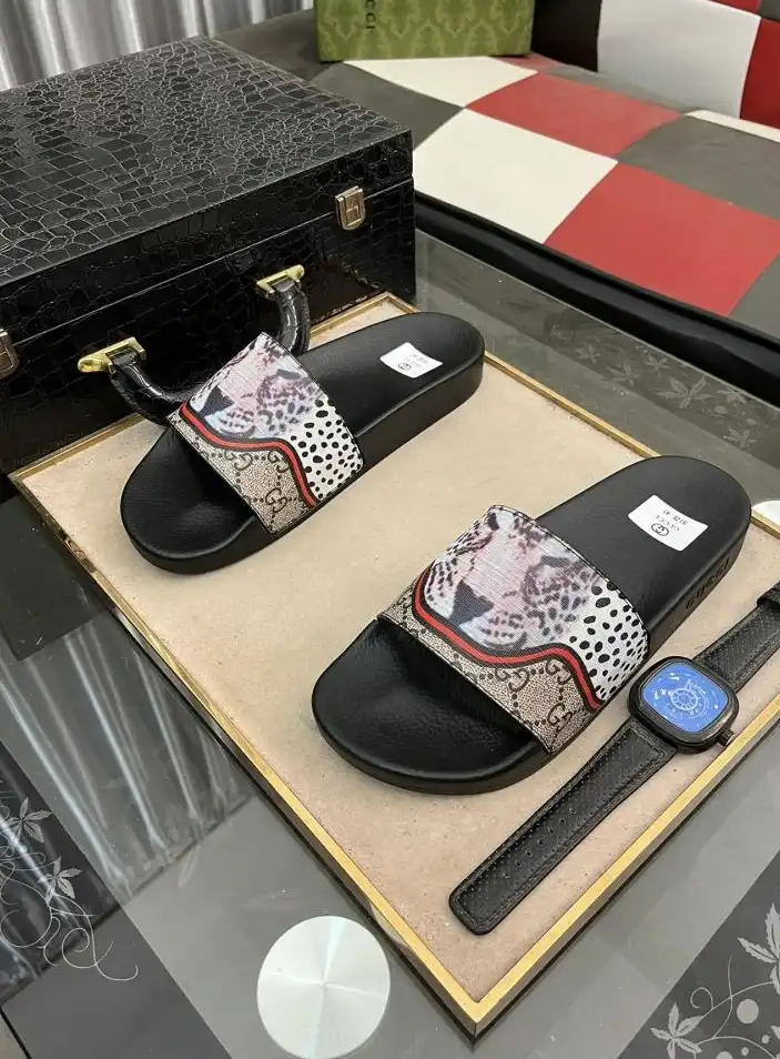 hype Gucci Slippers