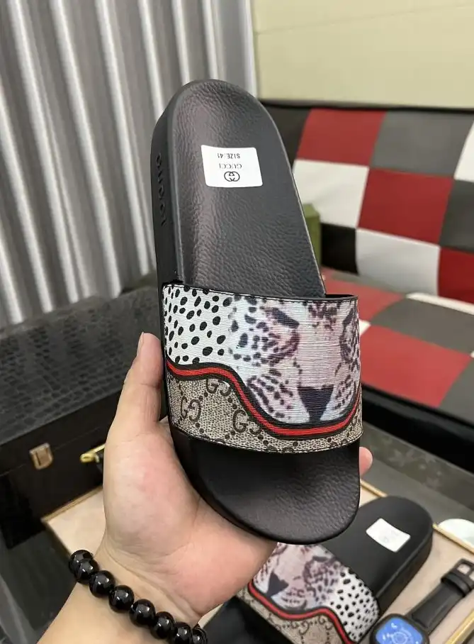 hype Gucci Slippers