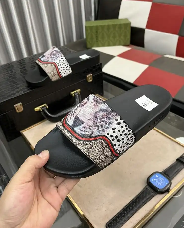 hype Gucci Slippers