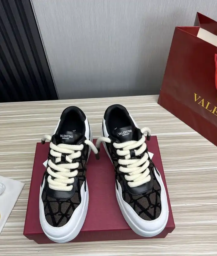 hype Valentino Casual Shoes