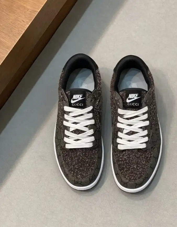 hype Louis Vuitton Sneakers