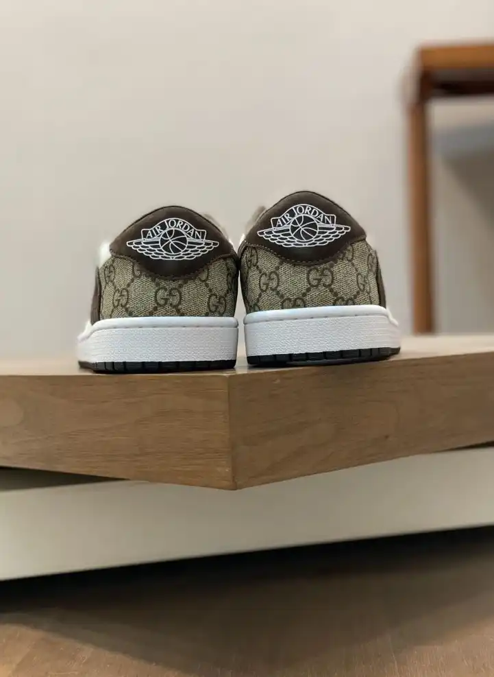 hype Louis Vuitton Sneakers