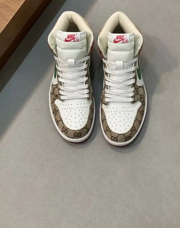 hype Louis Vuitton Sneakers