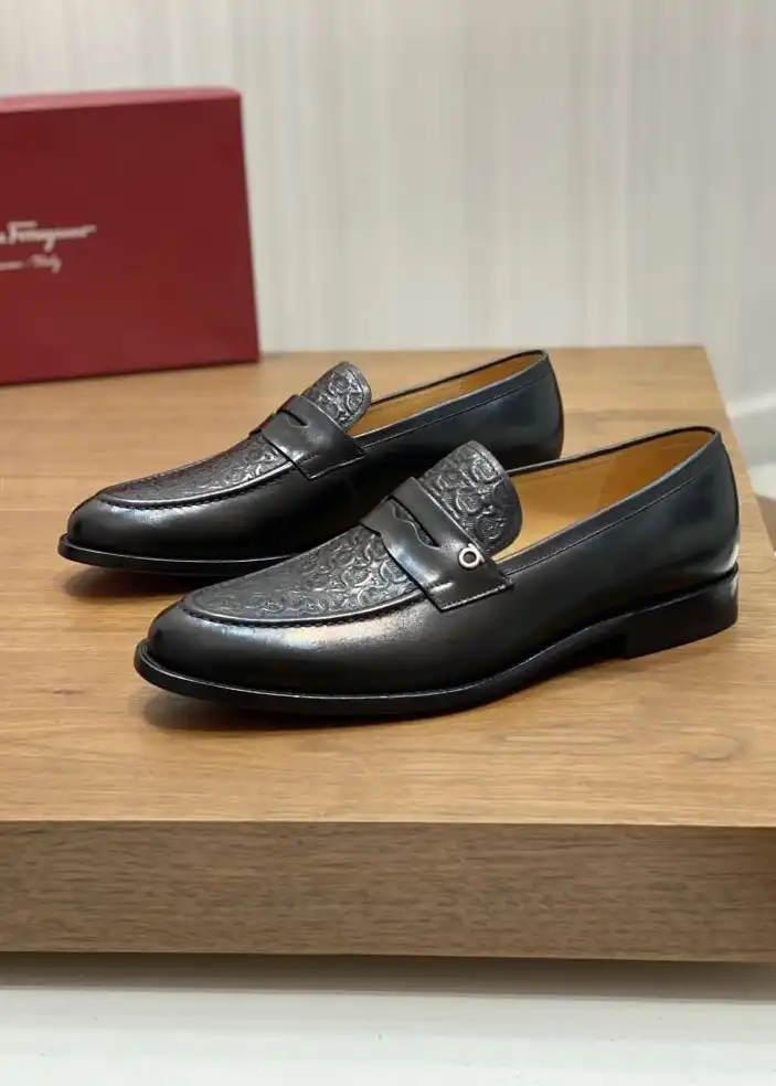 hype Ferragamo Leather Shoes