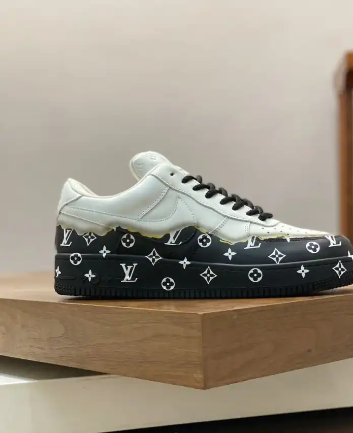 hype Louis Vuitton Sneakers