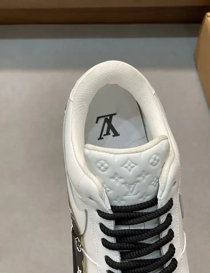 hype Louis Vuitton Sneakers