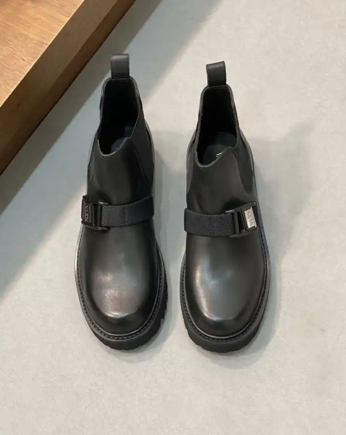 hype Valentino Boots